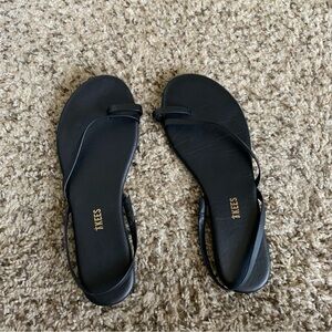 Tkees Black Strap Toe Wrap Sandals
